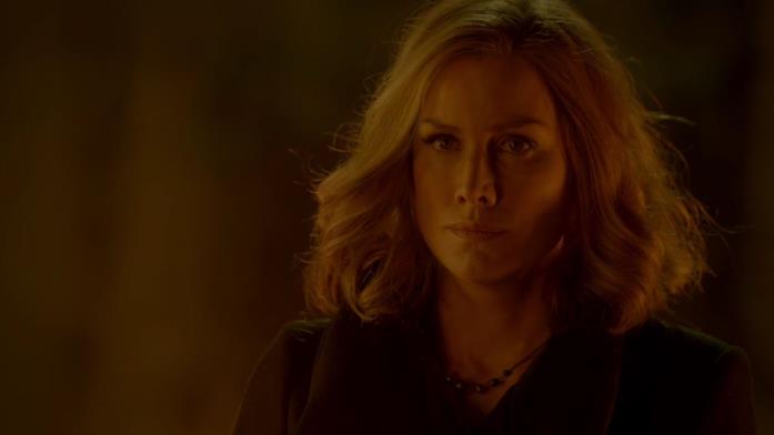 Alice Evans è la strega Esther Mikaelson, madre dei vampiri originali Alice Evans nel ruolo di Esther