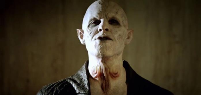 Il Padrone è interpretato dall'attore Jack Kesy. L'attore Jack Kesy interpreta il signore dei vampiri in The Strain.