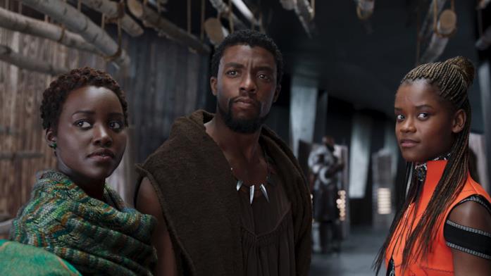 Lupita Nyong'o, Letitia Wright e Chadwick Boseman in una scena del film