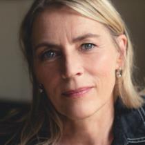 Saskia Reeves