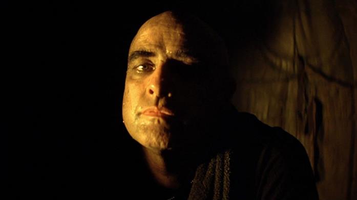 Il colonnello Kurtz in una scena del film