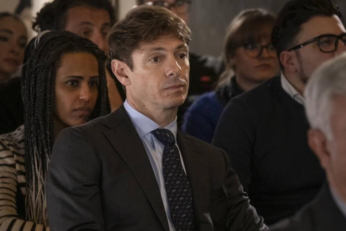 Mina Settembre: il finale della prima stagione Giorgio Pasotti è Claudio