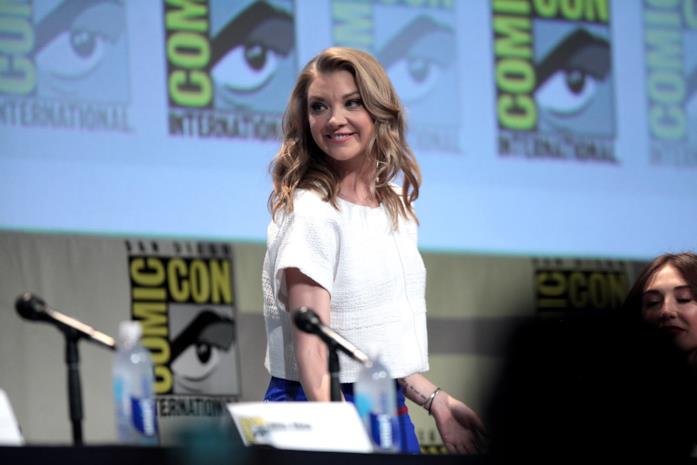 Una foto di Natalie Dormer durante una conferenza stampa