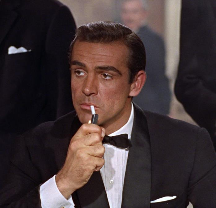 James Bond, la spia del cinema per eccellenza Sean Connery in Licenza di uccidere
