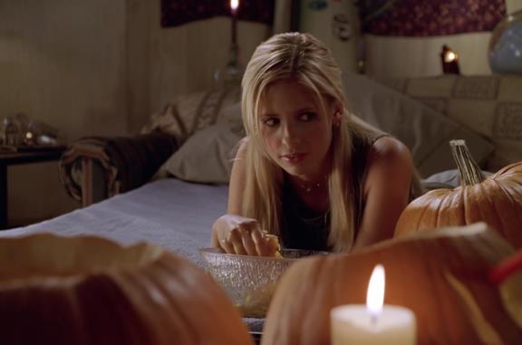 Buffy si prepara alla notte di Halloween