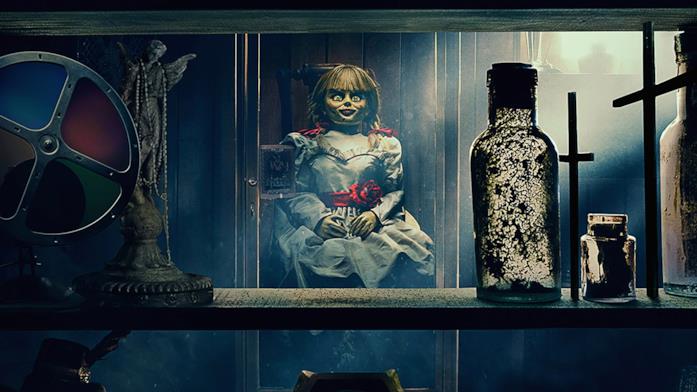 La bambola Annabelle nel terzo film del franchise Annabelle 3 scena