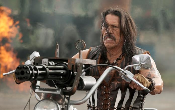 Un primo piano di Danny Trejo nei panni di Machete