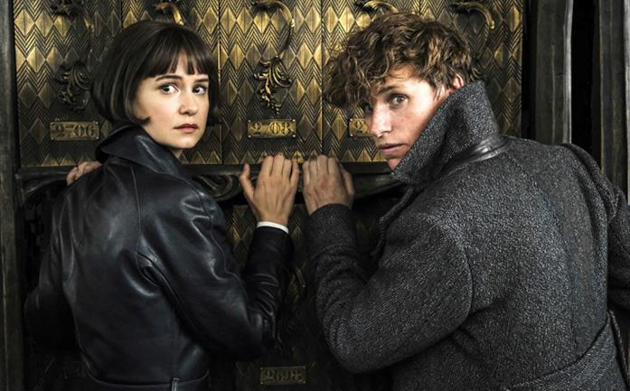 Newt e Tina in una foto di Animali Fantastici 2