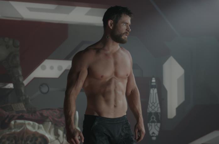 Chris Hemsworth in una scena del film Thor: Ragnarok