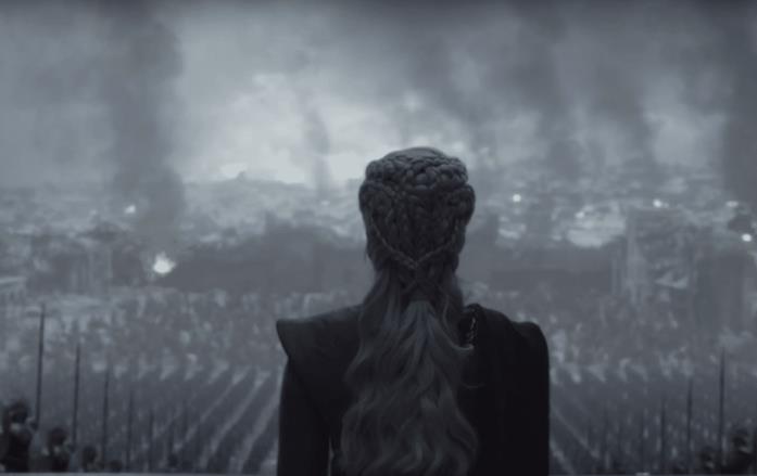 Game of Thrones: Emilia Clarke racconta come si è preparata al discorso di Daenerys Emilia Clarke nel discorso finale di Daenerys Targaryen