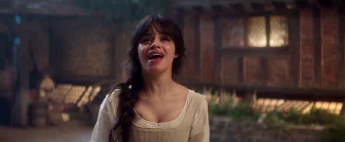 Camila Cabello canta nel live action di Cenerentola Camila Cabello è Cenerentola nel trailer del film