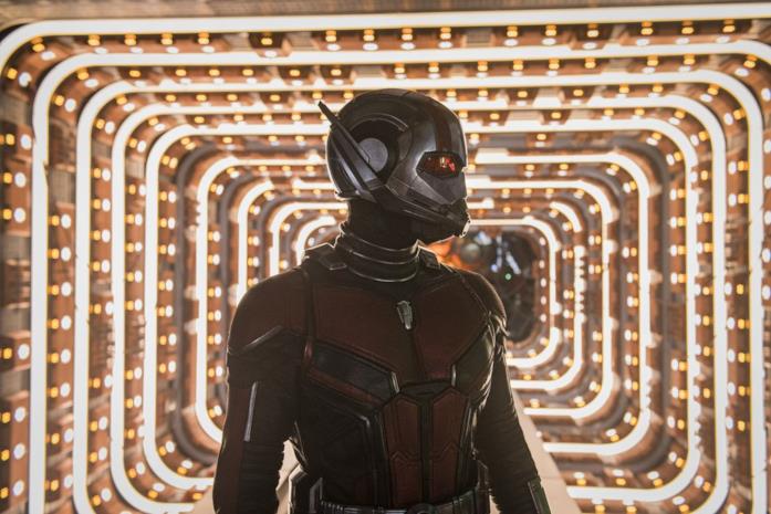 Ant-man e il tunnel quantico Ant-man rimane incastrato nel regno quantico