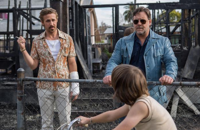 Ryan Gosling e Russell Crowe in una scena del film