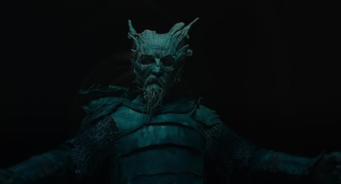 Sir Gawain e il Cavaliere Verde, 10 buoni motivi per non perdere il fantasy di David Lowery Ralph Ineson in una scena del film Sir Gawain e il Cavaliere Verde