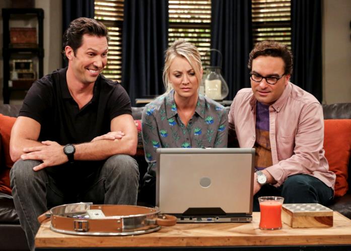 The Big Bang Theory stagione 11 Una immagine con i personaggi di Zack, Penny e Leonard dalla stagione 11 di The Big Bang Theory