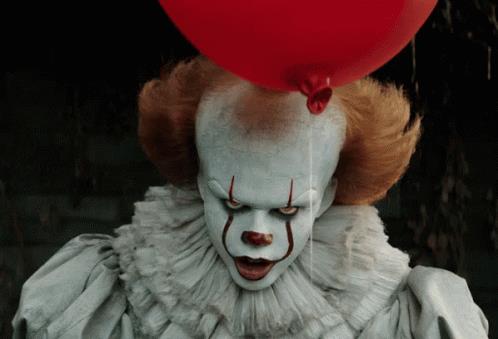 Il sorriso di Pennywise Il sorriso di Pennywise, nascosto dietro a un palloncino