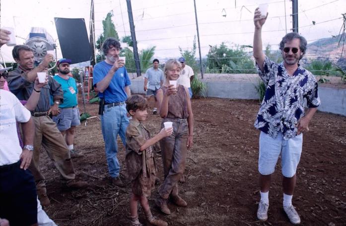 Jurassic Park, sul set del film del 1993 Spielberg, il cast e la troupe di Jurassic Park