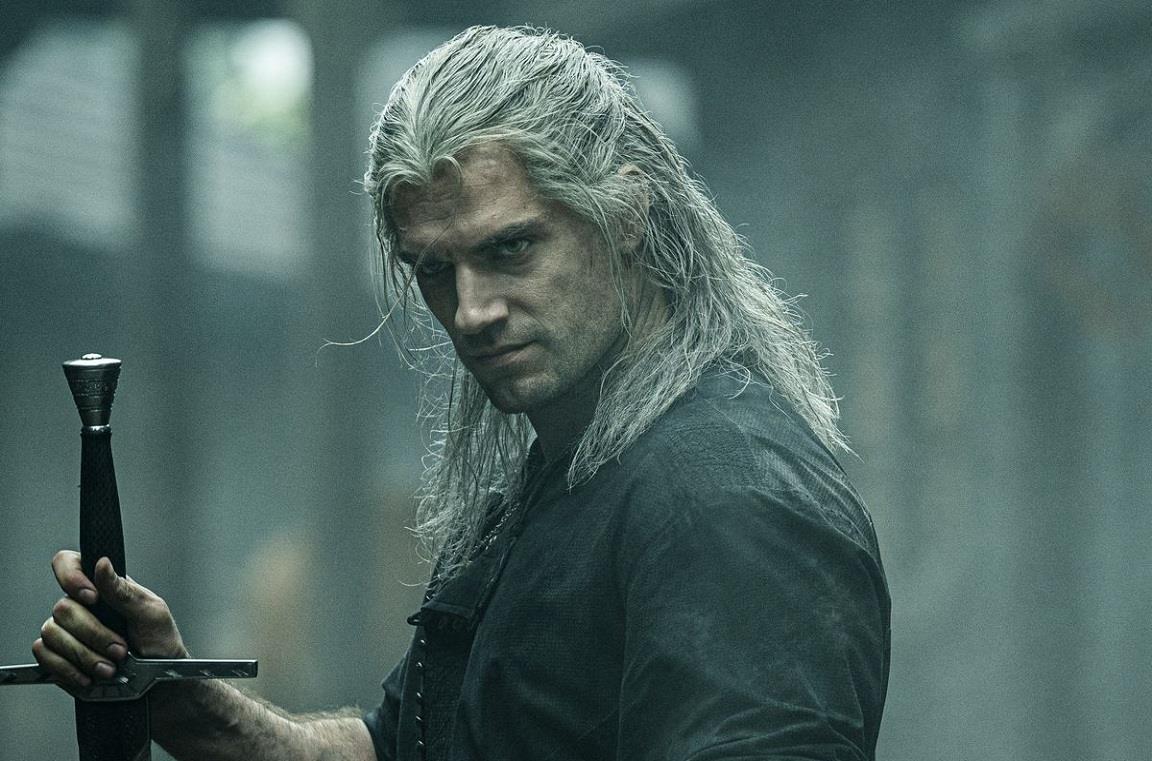 Henry Cavill nei panni di Geralt di Rivia nella serie The Witcher