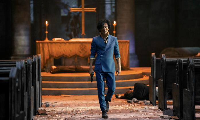 Cowboy Bebop di Netflix è da vedere o no? Spike Spiegel in una chiesa