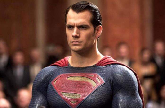 Henry Cavill nei panni di Superman