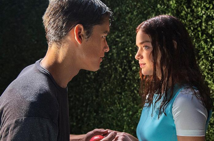 Brenton Thwaites è Jonas