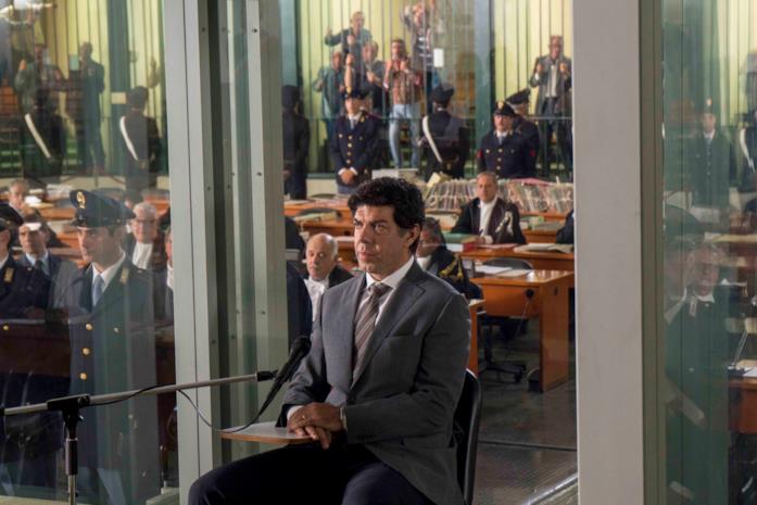 Buscetta al maxi processo Buscetta al maxi processo in una scena del film
