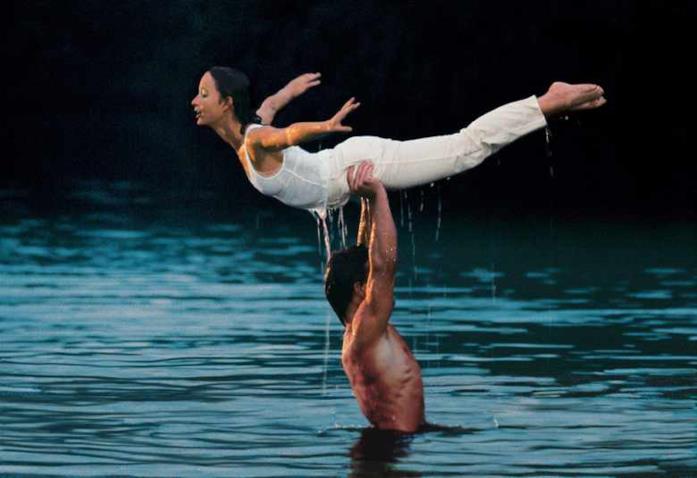 Una delle scene più famose di Dirty Dancing - Balli proibiti Una delle scene più famose di Dirty Dancing - Balli proibiti