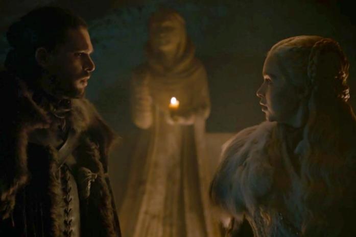 Game of Thrones 8: Emilia Clarke spiega la reazioni di Daenerys Kit Harington ed Emilia Clarke in Game of Thrones 8x02