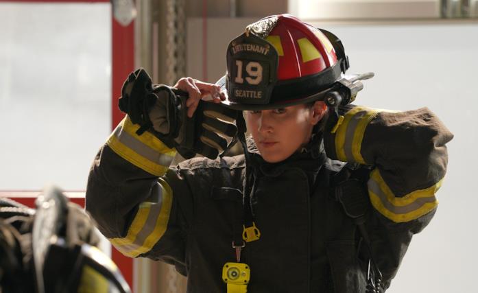 Jaina Lee Ortiz è Andy Herrera, foto dal set di Station 19