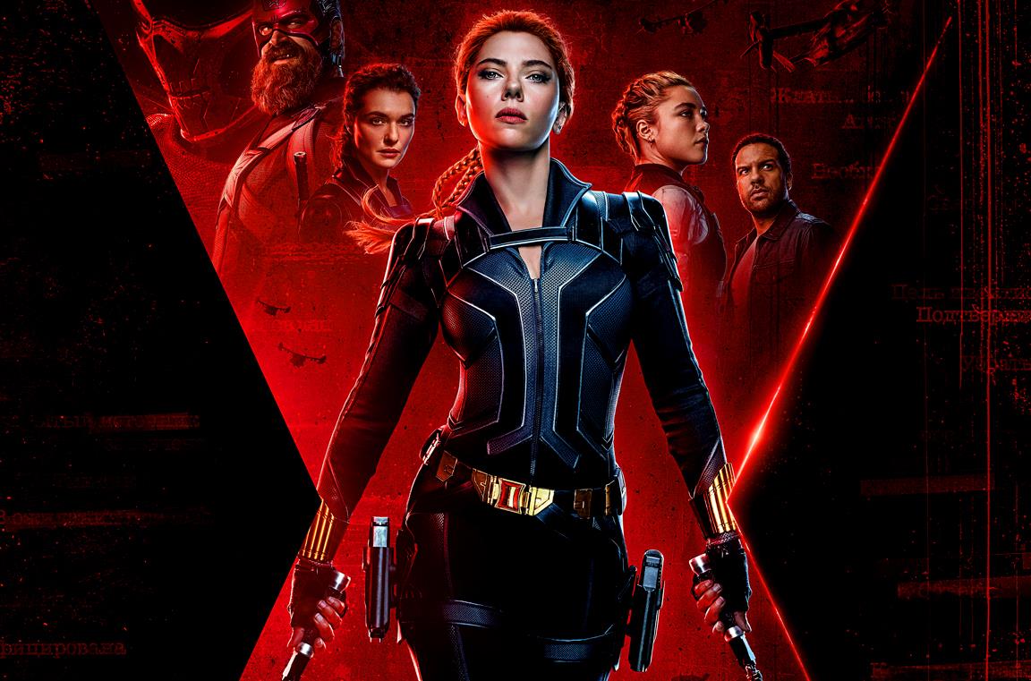 Vedova Nera nel poster promozionale, a tinte rosse, di Black Widow