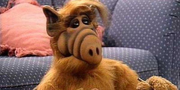 Alf, protagonista della omonima serie NBC Gordon Shumway, conosciuto anche come Alf