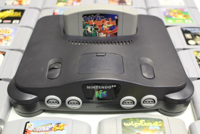 Nintendo 64 con Banjo-Kazooie Banjo-Kazooie pronto per essere giocato con Nintendo 64