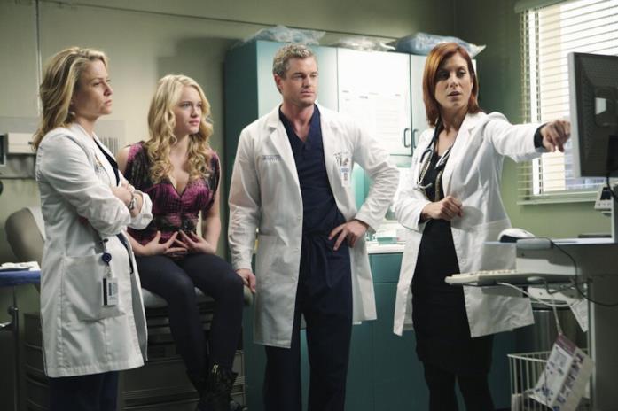 Un'immagine da uno dei crossover di Grey's Anatomy e Private Practice Addison visita Seattle in uno dei crossover tra Grey's Anatomy e Private Practice