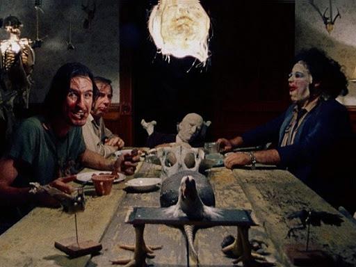 Una scena di Non aprite quella porta del 1974