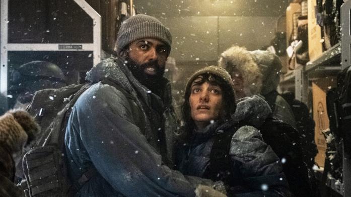 Snowpiercer Andre e Zarah Il detective Layton prima di salire sullo Snowpiercer