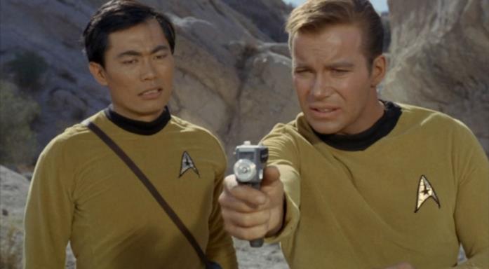 William Shatner e George Takei nella flotta di Star Trek James Tiberius Kirk e Hikaru Sulu di Star Trek