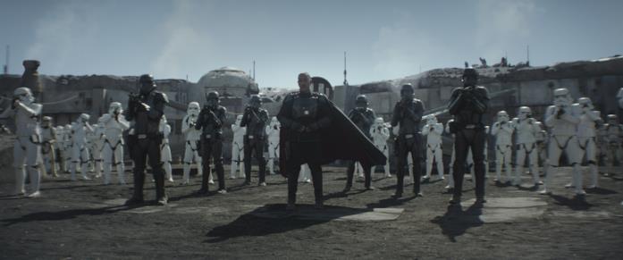 The Mandalorian: quando è ambientata la serie? Stato dell'Impero e contesto storico Giancarlo Esposito in una scena della serie The Mandalorian