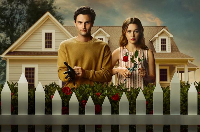 Penn Badgley e Victoria Pedretti nella terza stagione di You