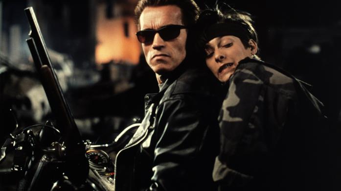 Arnold Schwarzenegger in una scena di Terminator 2