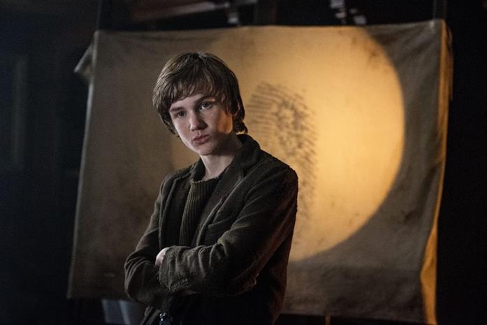 Matt Lintz in The Alienist Matt Lintz in una scena di The Alienist