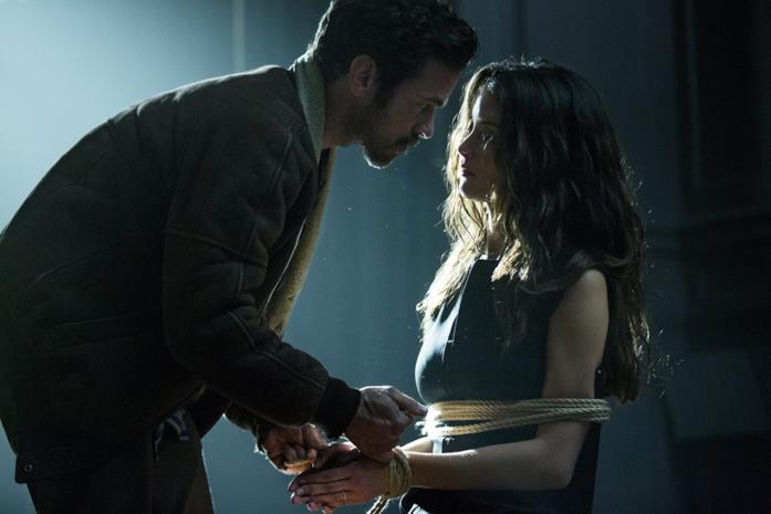 Iris: 10 curiosità sul thiller erotico di Jalil Lespert Romain Duris e Charlotte Le Bon in una scena del film Iris