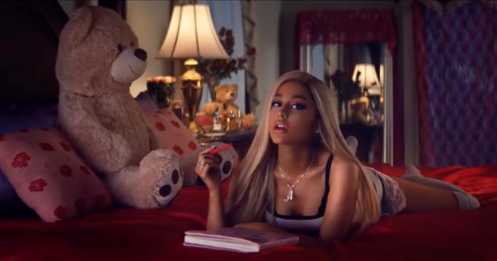 Ariana Grande Thank U, Next L'omaggio in Thank U, Next di Ariana Grande a Mean Girls