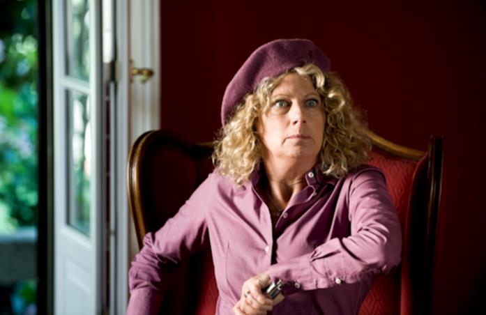 Benvenuti al Sud - Silvia Silvia Colombo in una scena di Benvenuti al Sud