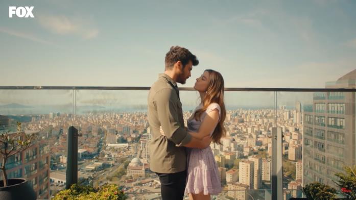 La scena finale di Mr. Wrong Ezgi e Özgür si sposano nel finale di Mr. Wrong?