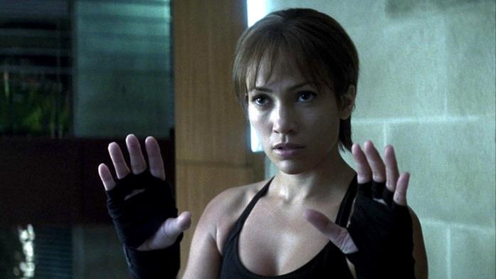 Via dall'incubo, la trama e il finale del film con Jennifer Lopez Jennifer Lopez in una scena del film Via dall'incubo