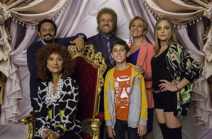Il cast del film Poveri ma ricchi