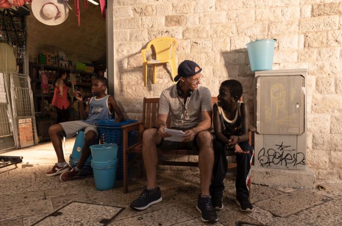 La vita davanti a sé Il regista sul set con gli attori