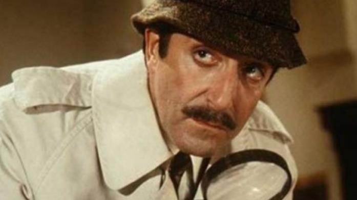 Jacques Clouseau de La Pantera Rosa, uno dei detective più amati dei film Primo piano di Peter Sellers ne La Pantera Rosa