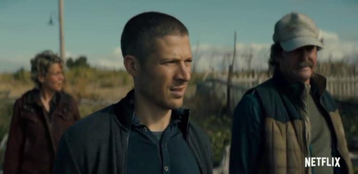 Zach Gilford in Midnight Mass Zach Gilford, protagonista di Midnight Mass