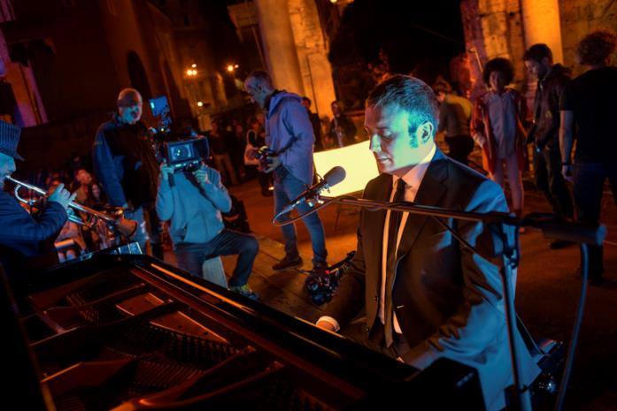Summertime Raphael Gualazzi in una scena di Summertime